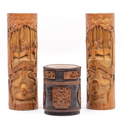 Lot 317 - A PAIR OF LATE 19TH / EARLY 20TH CENTURY CHINESE BAMBOO BRUSH POTS