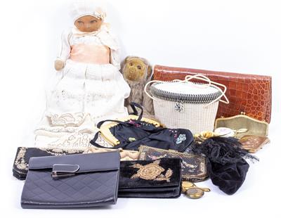 Lot 328 - A COLLECTION OF VARIOUS EVENING BAGS
