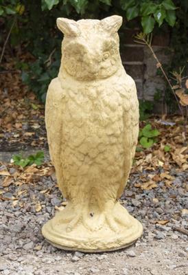 Lot 344 - A CAST RECONSTITUTED STONE SCULPTURE OF AN OWL