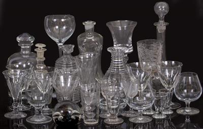 Lot 377 - A LARGE QUANTITY OF GLASSWARE