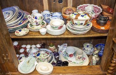 Lot 390 - A LARGE QUANTITY OF CERAMICS