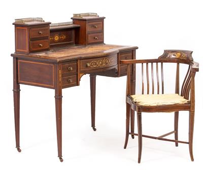 Lot 409 - AN EDWARDIAN MAHOGANY AND SATINWOOD INLAID LADIES DESK