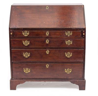Lot 410 - A GEORGIAN OAK BUREAU