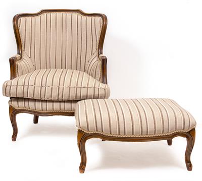 Lot 430 - A FRENCH STYLE UPHOLSTERED ARMCHAIR