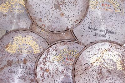 Lot 466 - A LARGE COLLECTION OF POLYPHON DISCS