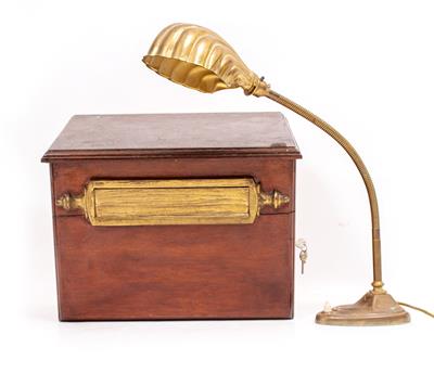 Lot 468 - A BRASS ADJUSTABLE DESK LAMP