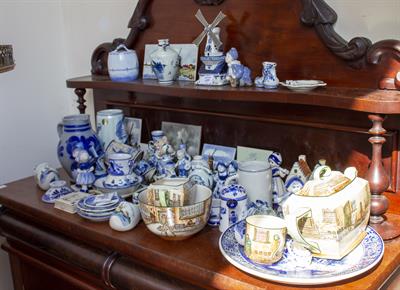 Lot 499 - A COLLECTION OF CONTEMPORARY DELFT WARE