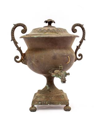 Lot 504 - A 19TH CENTURY COPPER SAMOVAR