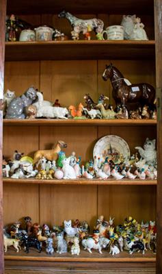 Lot 522 - A COLLECTION OF PREDOMINATELY BESWICK FIGURES