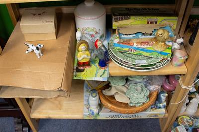 Lot 526 - A VERY LARGE COLLECTION OF WADE POTTERY FIGURES