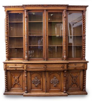 Lot 529 - A VICTORIAN OAK BREAKFRONT BOOKCASE