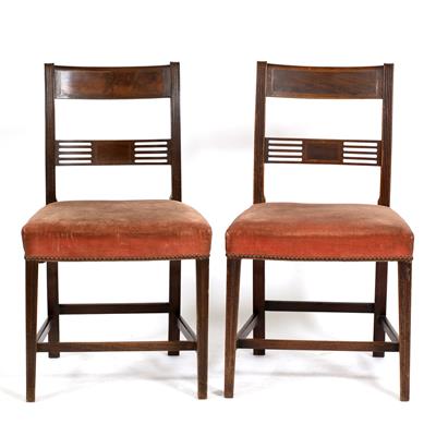 Lot 535 - A SET OF EIGHT GEORGIAN STYLE MAHOGANY DINING CHAIRS
