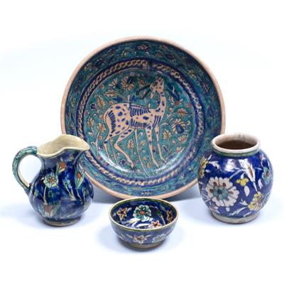 Lot 76 - Collection of ceramics