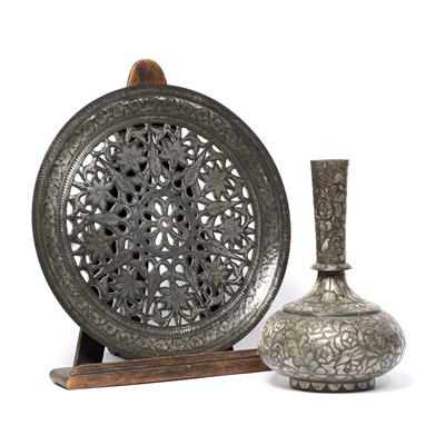 Lot 95 - Pierced silver-inlaid Bidri charger