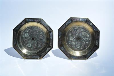 Lot 129 - Pair of octagonal dishes