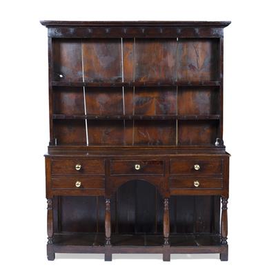 Lot 366 - Oak dresser