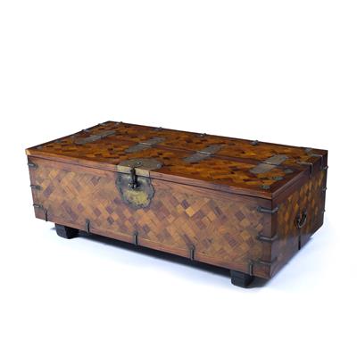 Lot 377 - Large parquetry coin chest