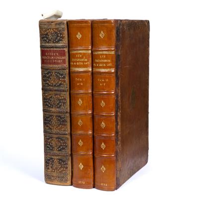 Lot 626 - DICTIONARIES