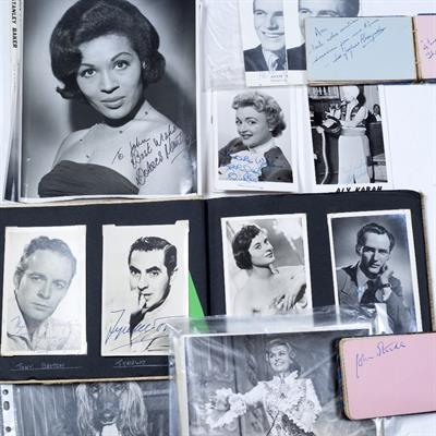 Lot 946 - A LARGE COLLECTION OF 20TH CENTURY AUTOGRAPHS AND AUTOGRAPHED PORTRAIT PHOTOGRAPHS INC:- Laurence