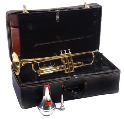 Lot 119 - A GETZEN ETERNA SEVERINSEN BRASS TRUMPET