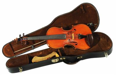 Lot 134 - A VIOLIN with two piece back