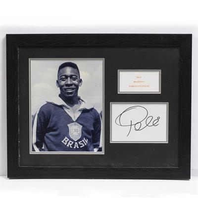 Lot 4 - PELÉ SIGNATURE AND PHOTOGRAPH