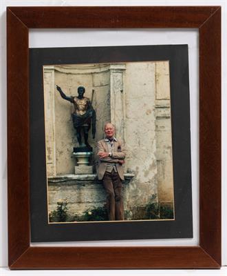 Lot 18 - CINEMA AND ENTERTAINMENT SIGNATURES AND PHOTOGRAPHS