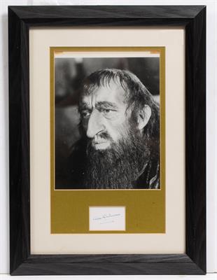 Lot 18 - CINEMA AND ENTERTAINMENT SIGNATURES AND PHOTOGRAPHS