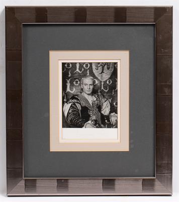 Lot 18 - CINEMA AND ENTERTAINMENT SIGNATURES AND PHOTOGRAPHS