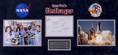 Lot 29 - SIGNED CREW AUTOGRAPHS OF SPACE SHUTTLE CHALLENGER