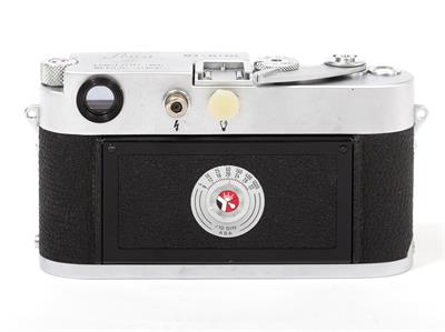 Lot 83 - A LEICA M3 CAMERA BODY