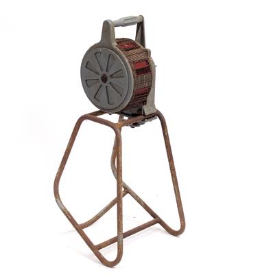 Lot 127 - A SECOND WORLD WAR AIR RAID SIREN