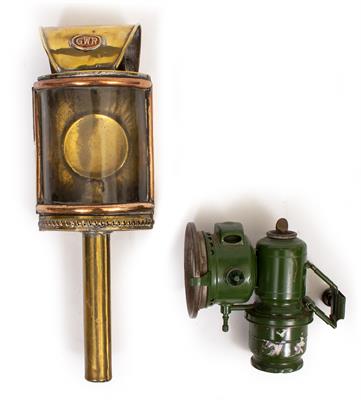 Lot 173 - A GWR BRASS BOW FRONTED STATION LAMP