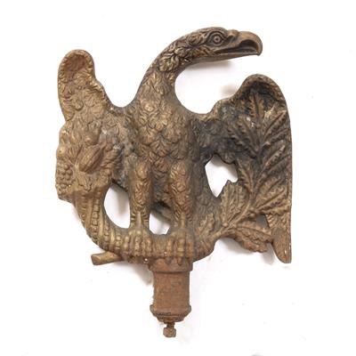 Lot 288 - A HEAVY CAST IRON EAGLE