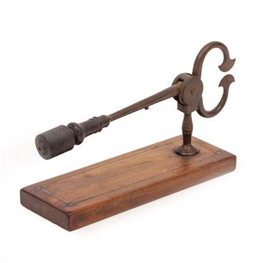 Lot 300 - AN EARLY 19TH CENTURY SUGAR NIPPER