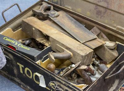 Lot 308 - A COLLECTION OF TOOLS