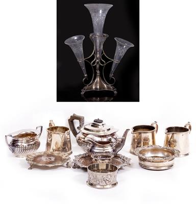 Lot 437 - A SMALL QUANTITY OF SILVER PLATED ITEMS