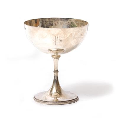 Lot 441 - A SMALL SILVER GOBLET