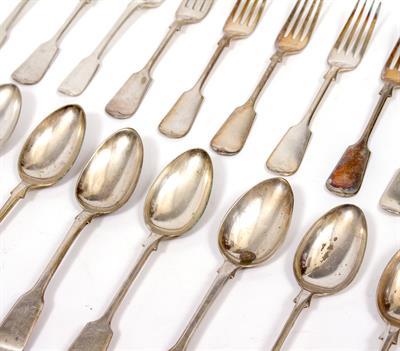 Lot 482 - A QUANTITY OF SILVER PLATED FIDDLE PATTERN CUTLERY