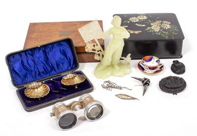 Lot 485 - A COLLECTION OF COSTUME JEWELLERY