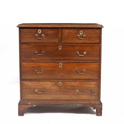 Lot 539 - AN EARLY 19TH CENTURY ELM CHEST OF TWO SHORT AND THREE LONG DRAWERS