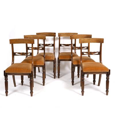 Lot 576 - A SET OF SIX REGENCY STYLE BAR BACK DINING CHAIRS