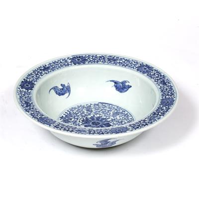 Lot 130 - A CHINESE BLUE AND WHITE BASIN