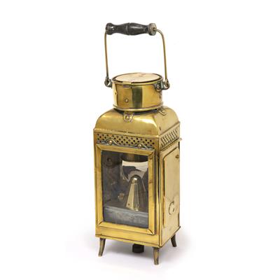 Lot 184 - A BRASS FIRST WORLD WAR ELI GRIFFITHS & SONS KEROSENE LANTERN