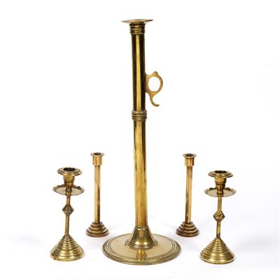 Lot 187 - A 19TH CENTURY BRASS EJECTOR CANDLESTICK