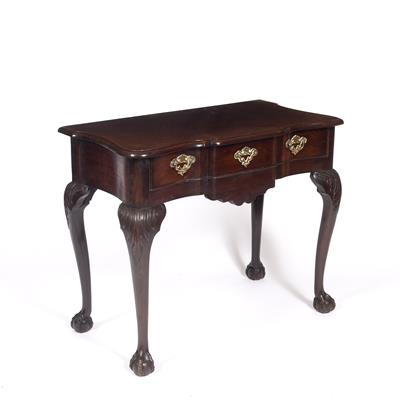 Lot 253 - AN 18TH CENTURY IRISH MAHOGANY SIDE TABLE of shaped serpentine outline