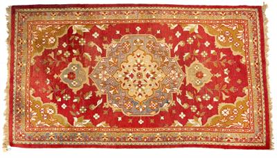 Lot 338 - AN INDIAN AGRA RUG