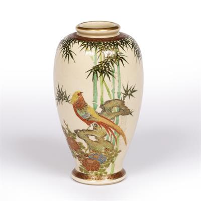 Lot 368 - A JAPANESE SATSUMA VASE