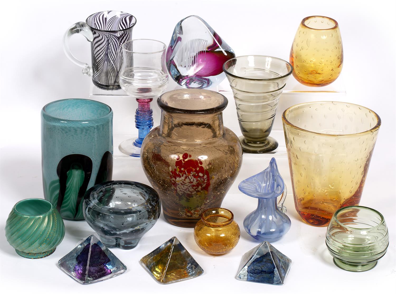 Lot 339 - Collection of art and studio glass to