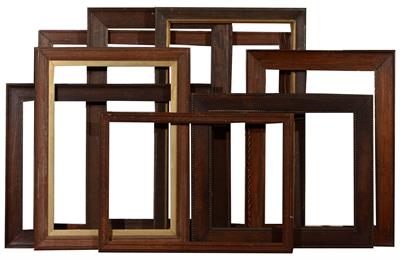 Lot 484 - A COLLECTION OF EIGHT OAK FRAMES